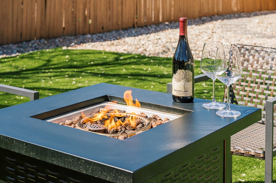 Fire pit with four chairs