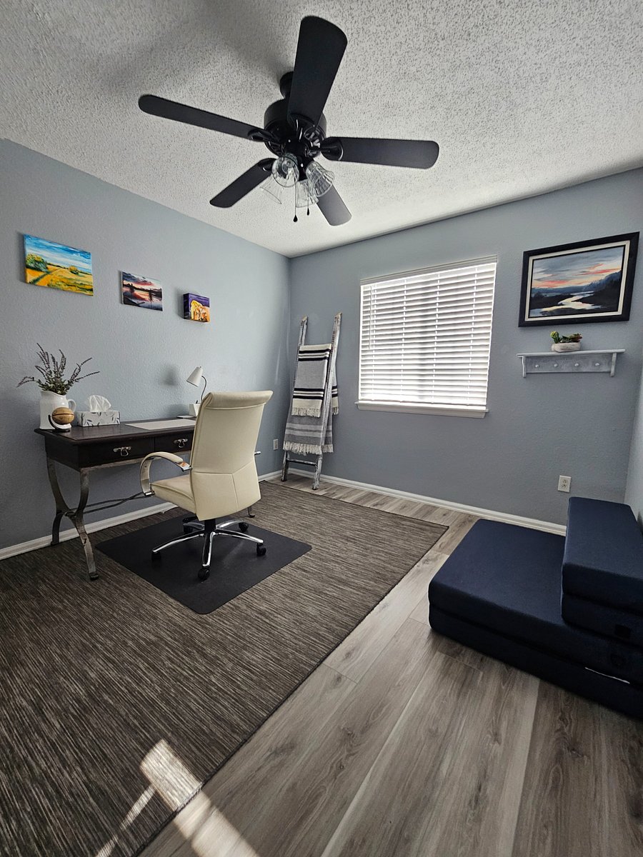 Office with additional sleeping pad