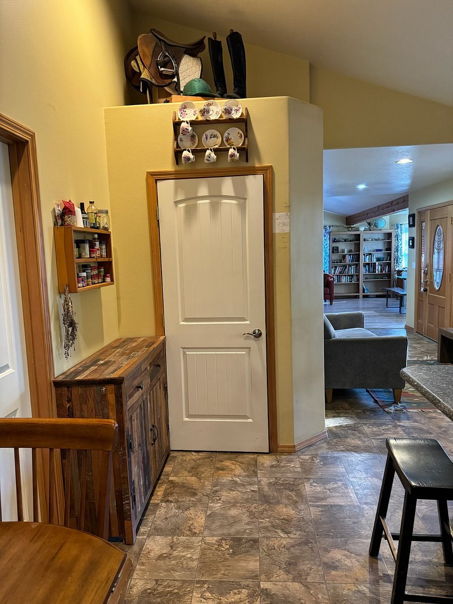 Kitchen (door to pantry) View of entry on right.