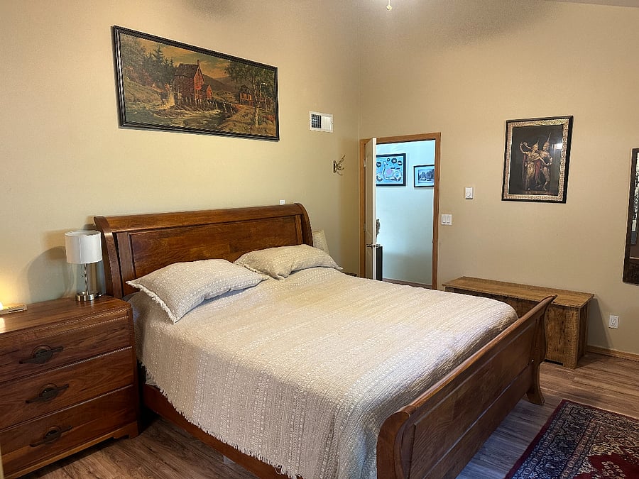 Master Bedroom, King size bed