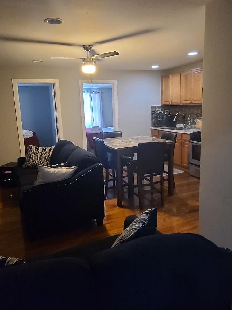 Furnished Finder property 686784_2 photo 4