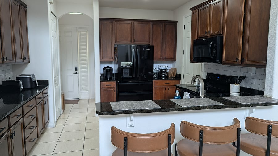 Shared Kitchen Bar