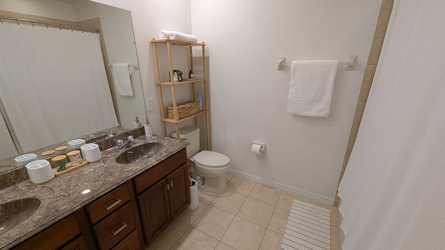 Upstairs Shared Double Bathroom