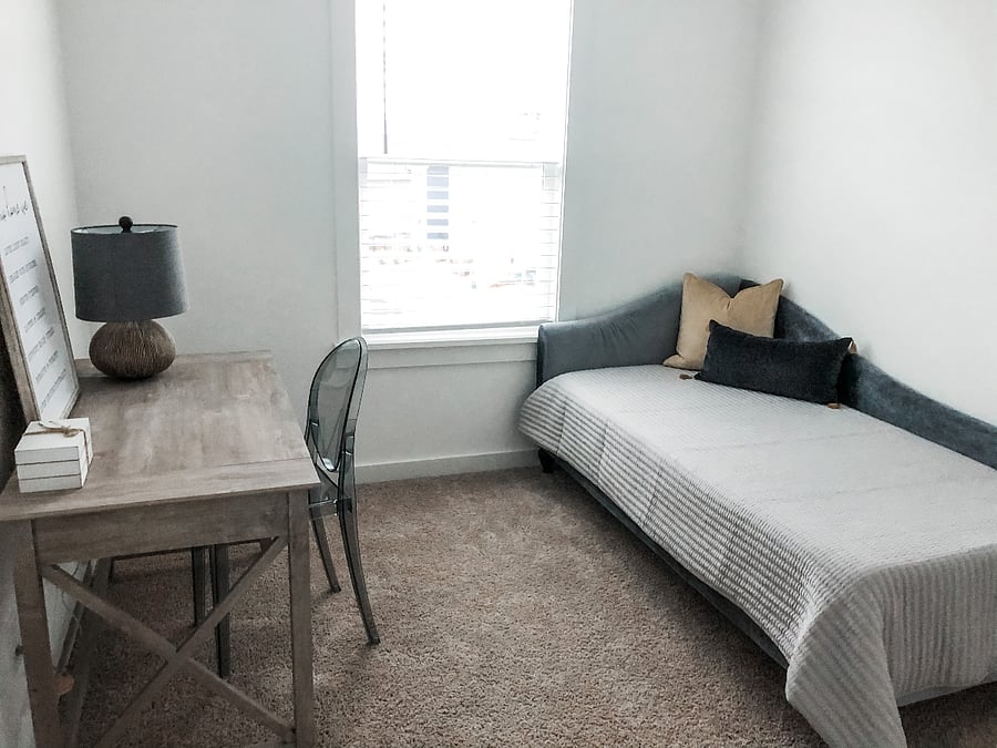 guest room/office