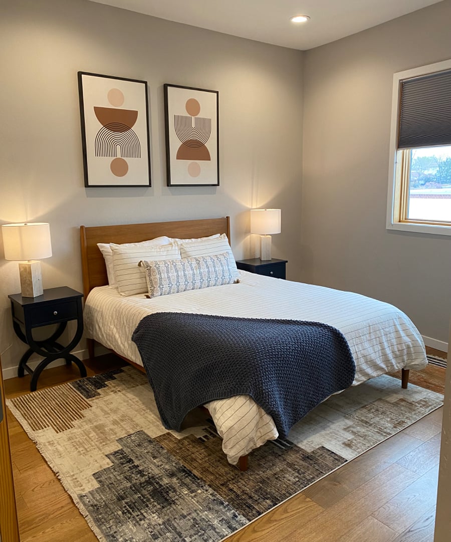 Queen bedroom, includes dresser and smart tv, walk-in closet, room darkening shades, Sealy Cocoon Chill Hybrid mattress
