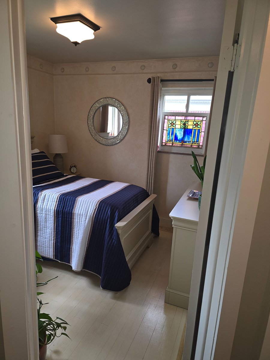 2nd bedroom - twin bed. 
