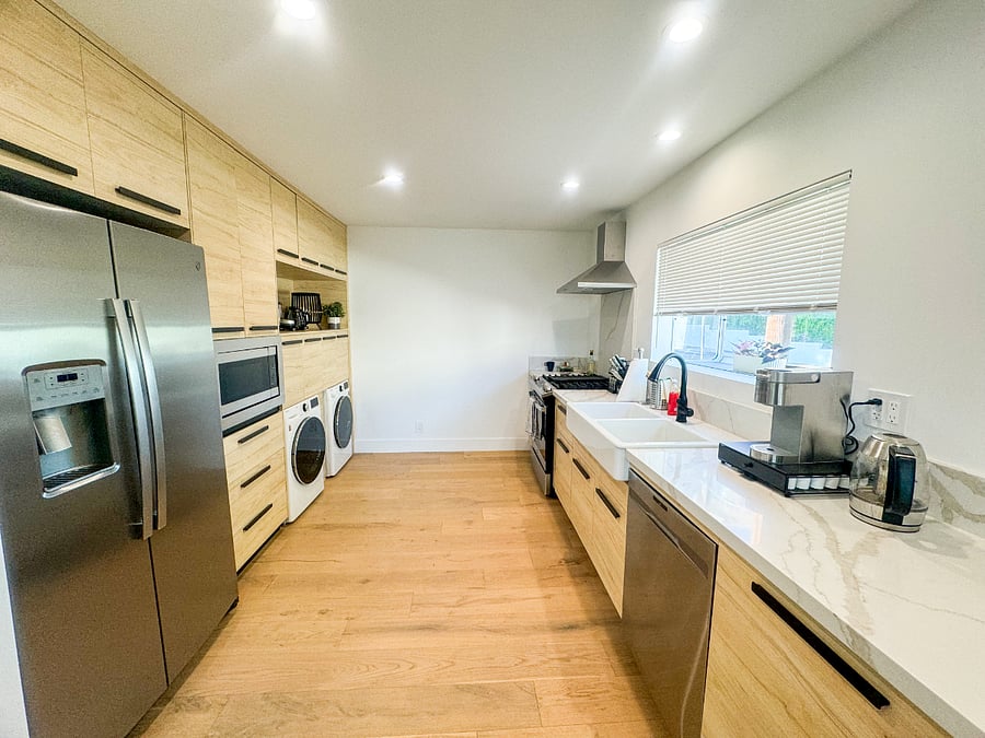 Kitchen (with brand new appliances and equipment)