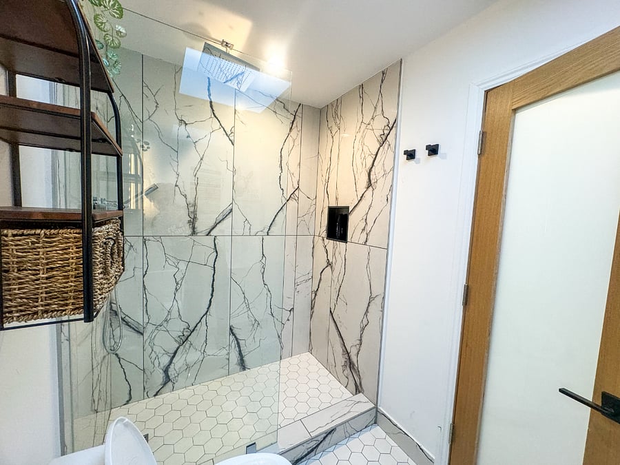 Bathroom #2 (with standup shower)