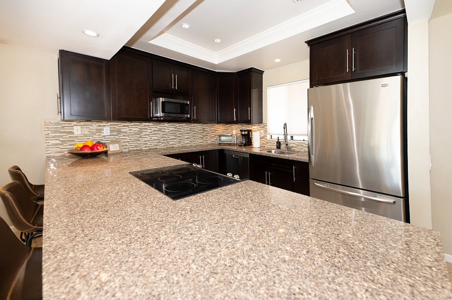 Extended oversized countertops, fully equipped kitchen with all appliances