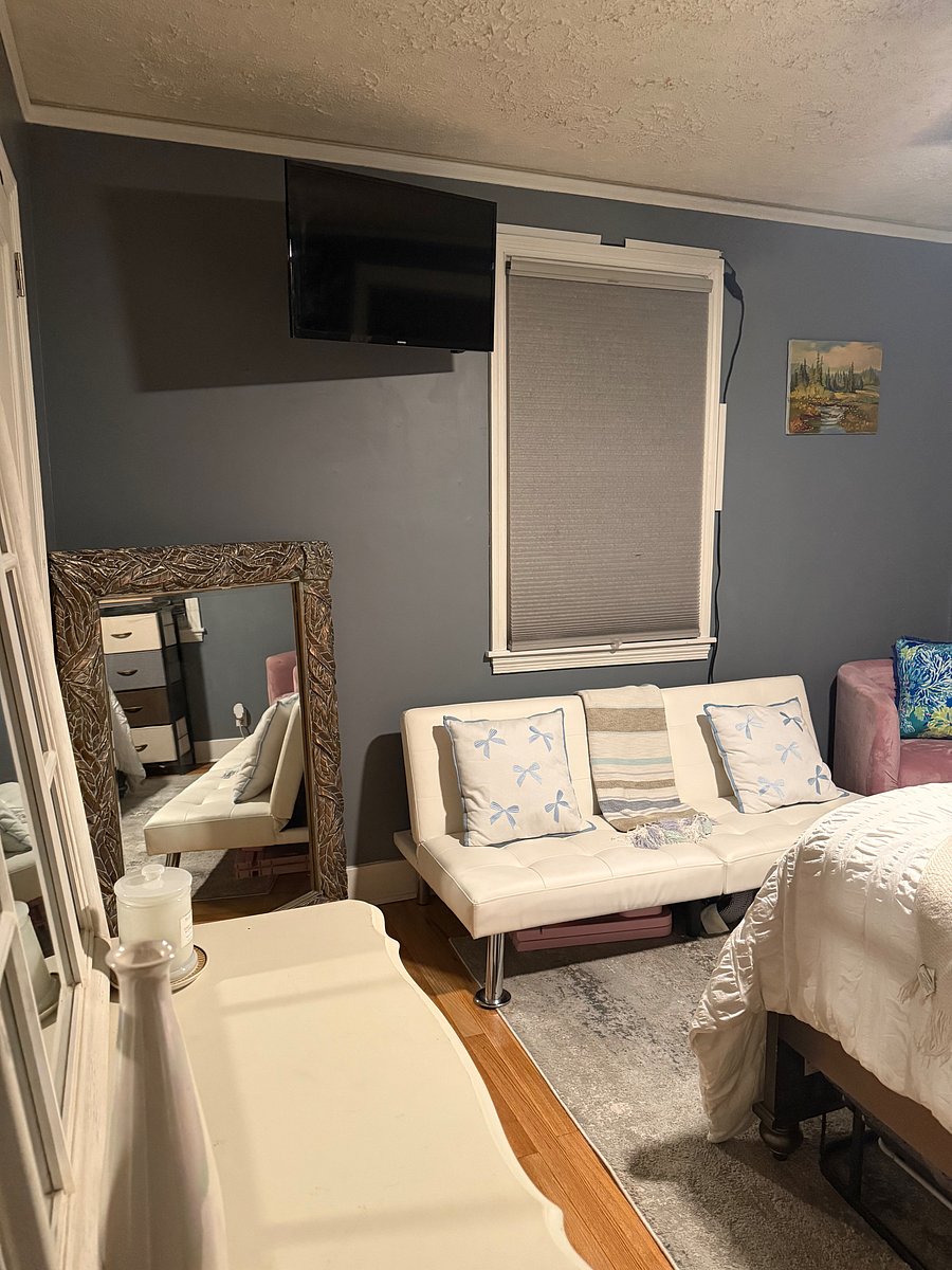 Furnished Finder property 687501_1 photo 18