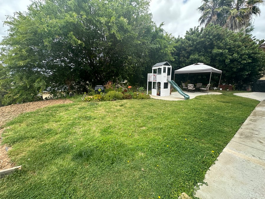 Private enclosed yard