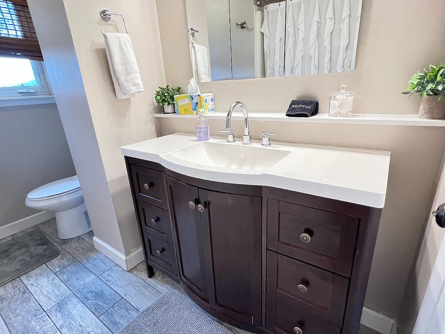 Main bathroom