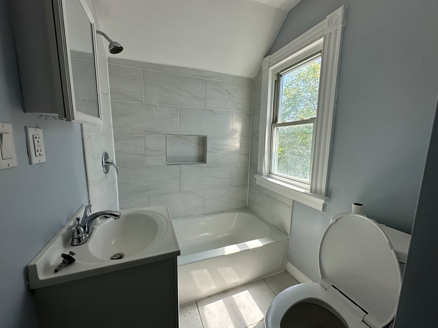 3rd floor shared Bathroom
