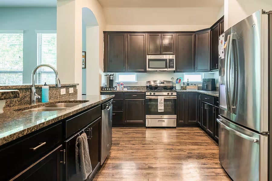 Coffee, meals, or late-night leftovers. The kitchen is ready when you need it.