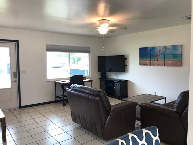 Furnished Finder property 688180_1 photo 4