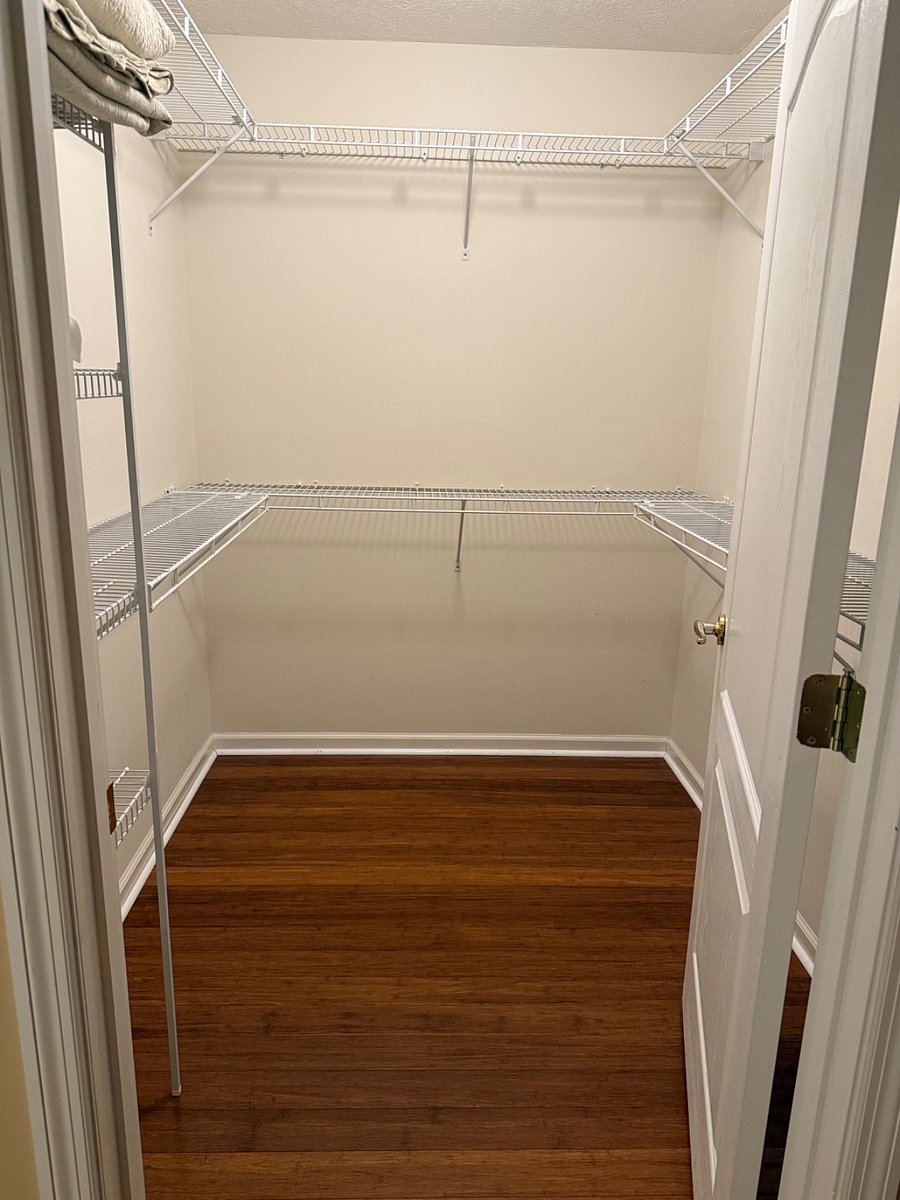 Master bedroom, walk in closet