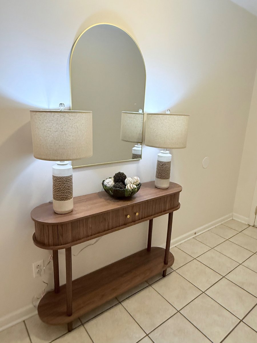 Entry/foyer