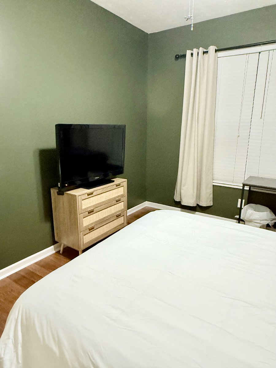 Guest/second bedroom