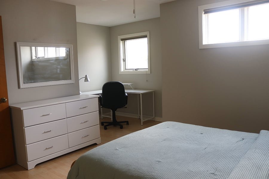 Bedroom #1 (Desk)