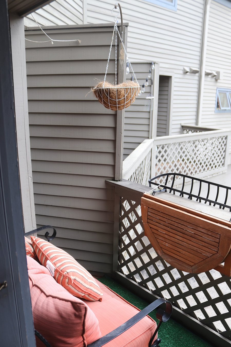 Balcony off dining area