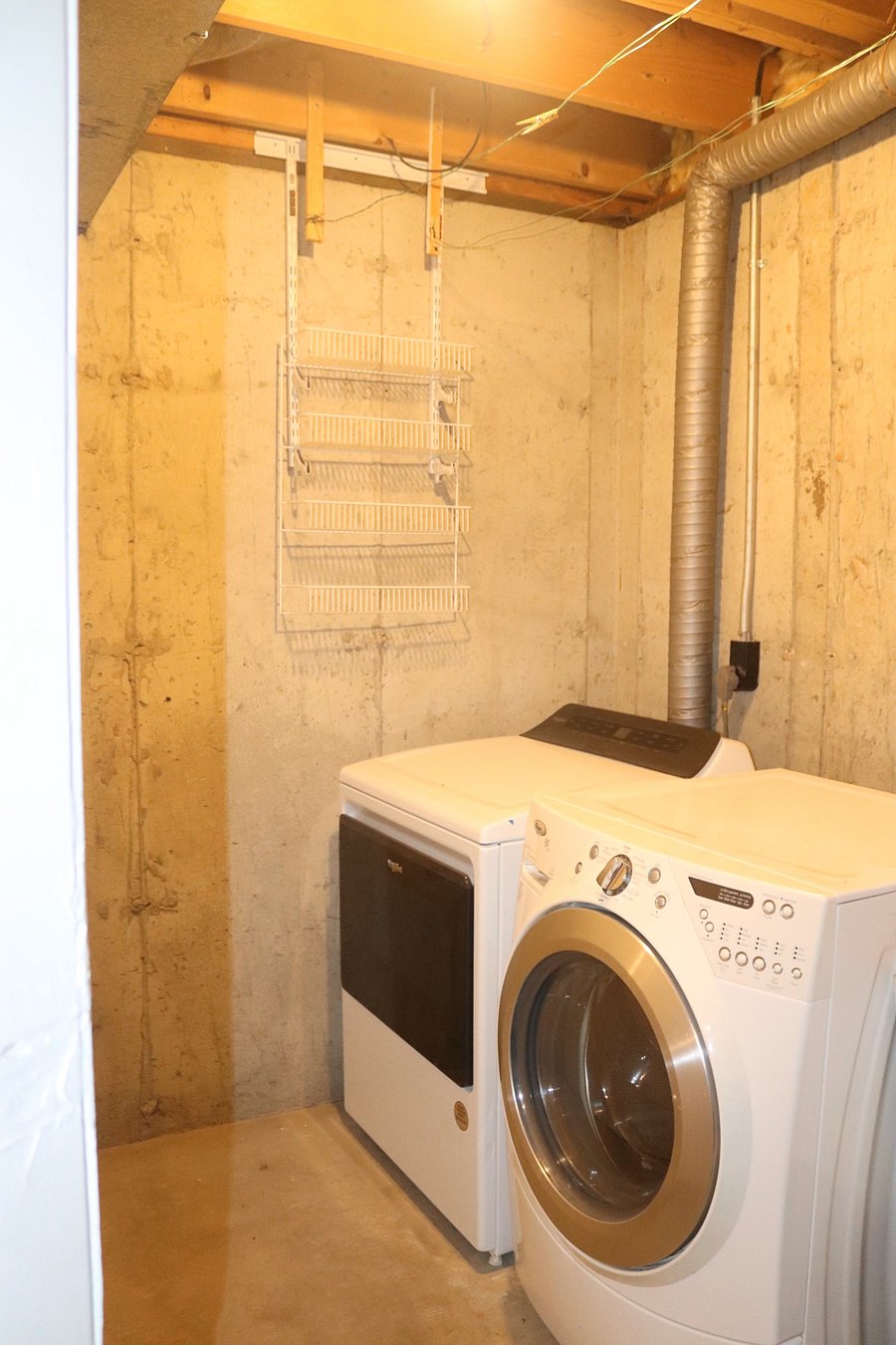 Laundry/storage room