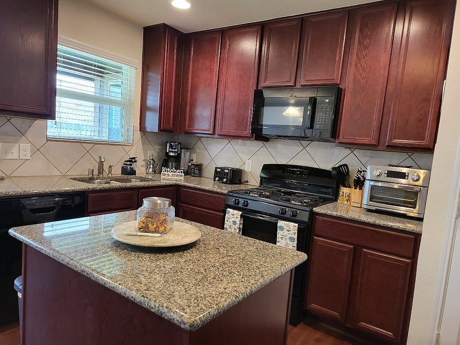 Furnished Finder property 688400_1 photo 3