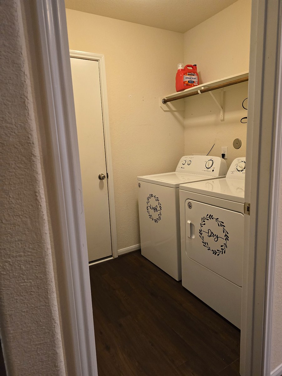 Furnished Finder property 688400_1 photo 15
