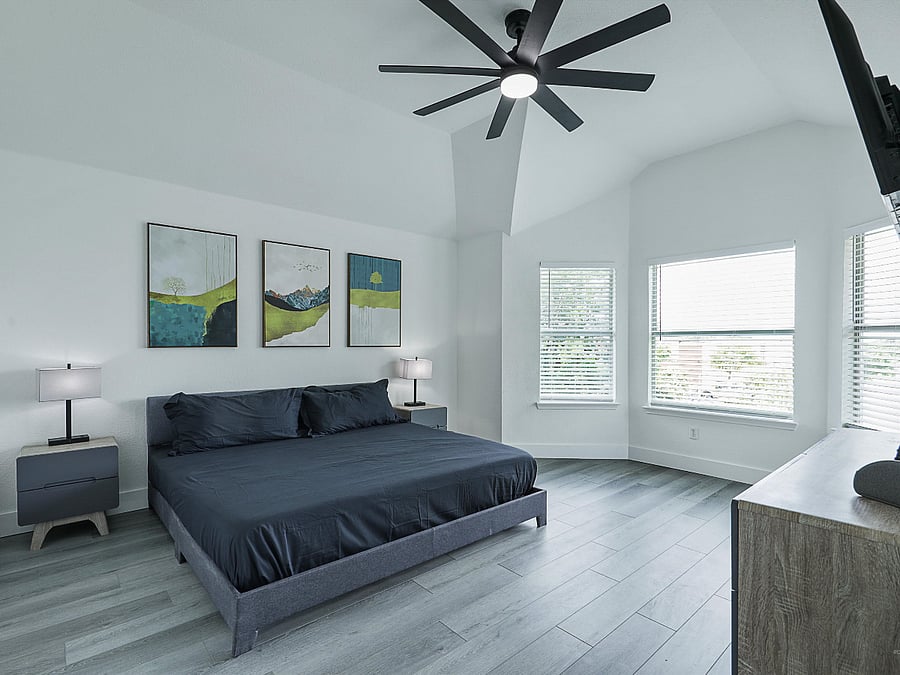 Master Bedroom - Floor 2
