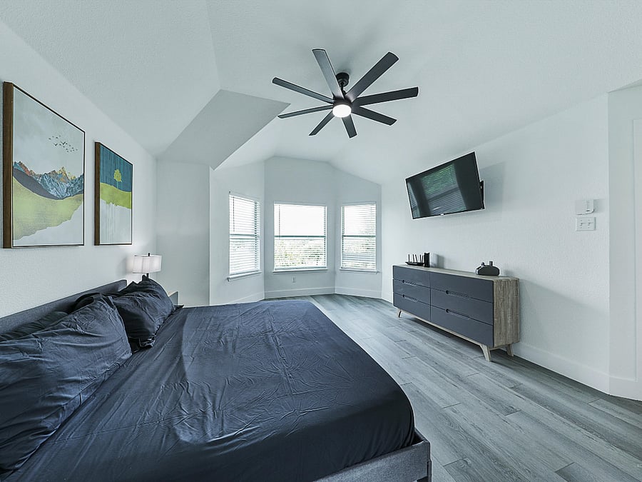 Master Bedroom - Floor 2