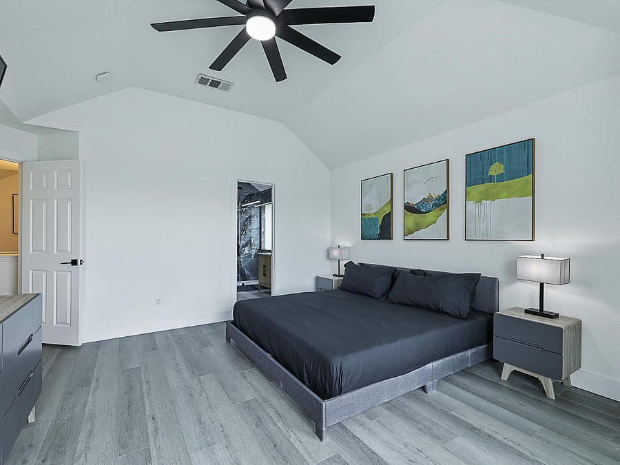 Master Bedroom - Floor 2