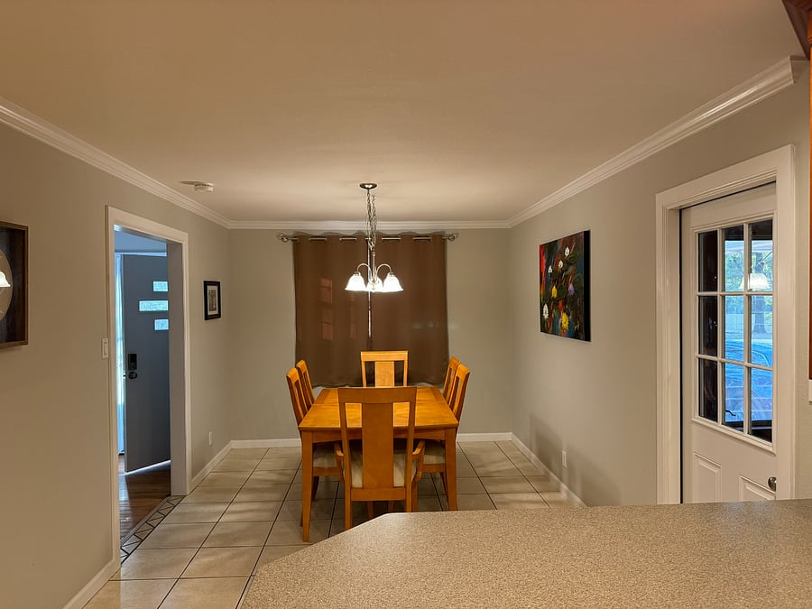 Kitchen dining area seats six