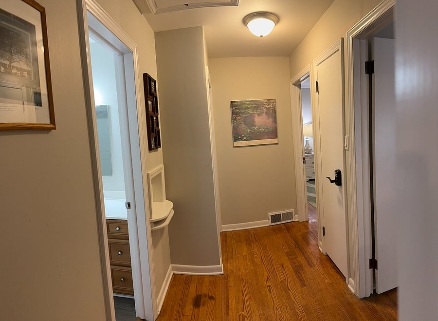 Hallway between bedrooms