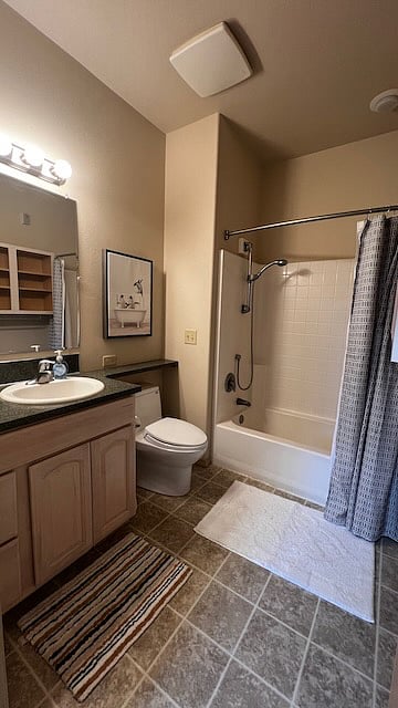 Bath 1.
Attached to Bedroom 1. Shower and bath tub combo.