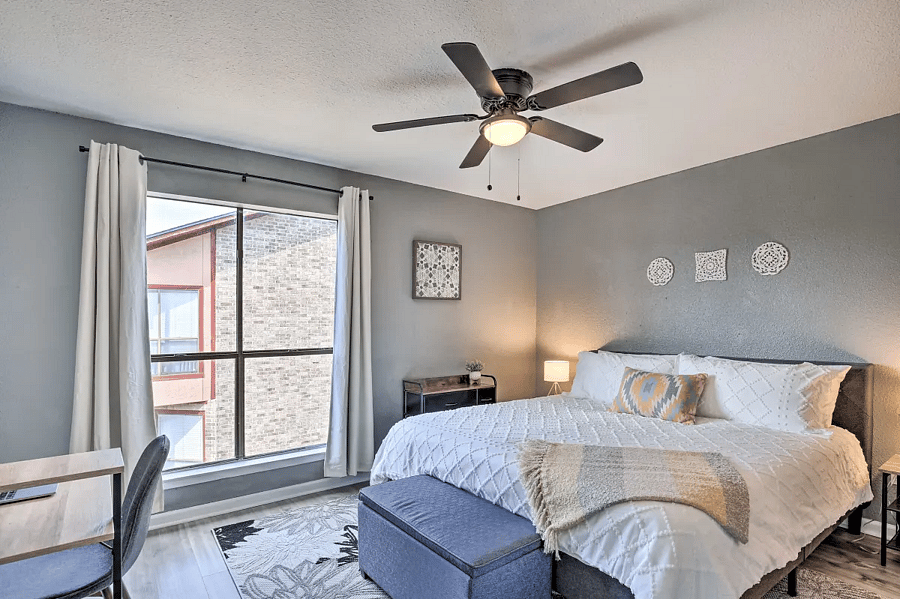 Rest up in a comfortable king sized bed with 100% cotton, 680 thread count Pima Cotton sheets from California. There is also a 6 drawer dresser, full length mirror, a dedicated working space and blackout curtains for a good night's sleep.