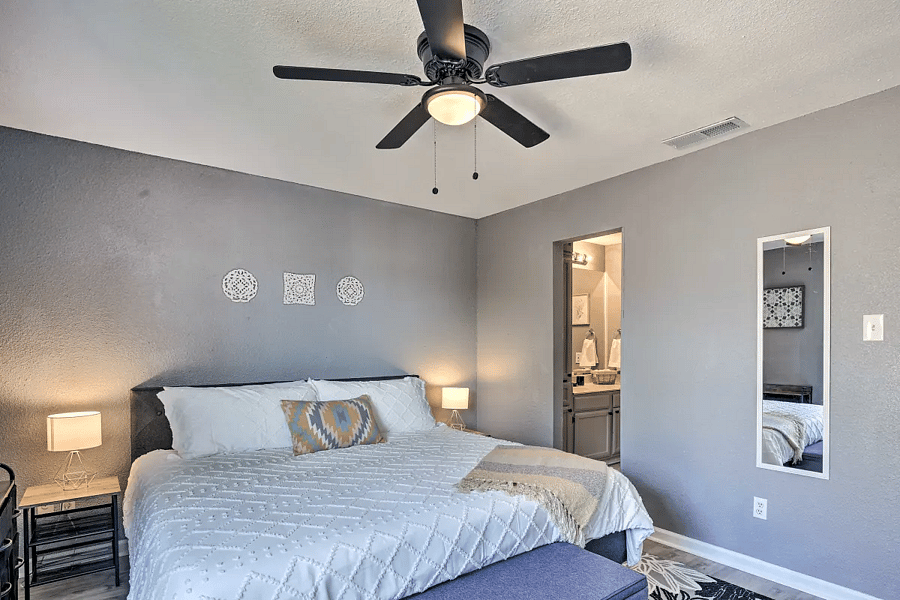 Rest up in a comfortable king sized bed with 100% cotton, 680 thread count Pima Cotton sheets from California. There is also a 6 drawer dresser, full length mirror, a dedicated working space and blackout curtains for a good night's sleep.