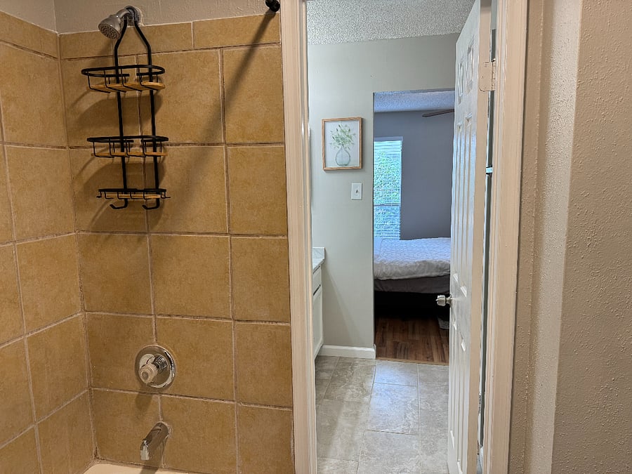 Enjoy strong water pressure in the shower! Body wash, shampoo and conditioner are all provided for your stay.