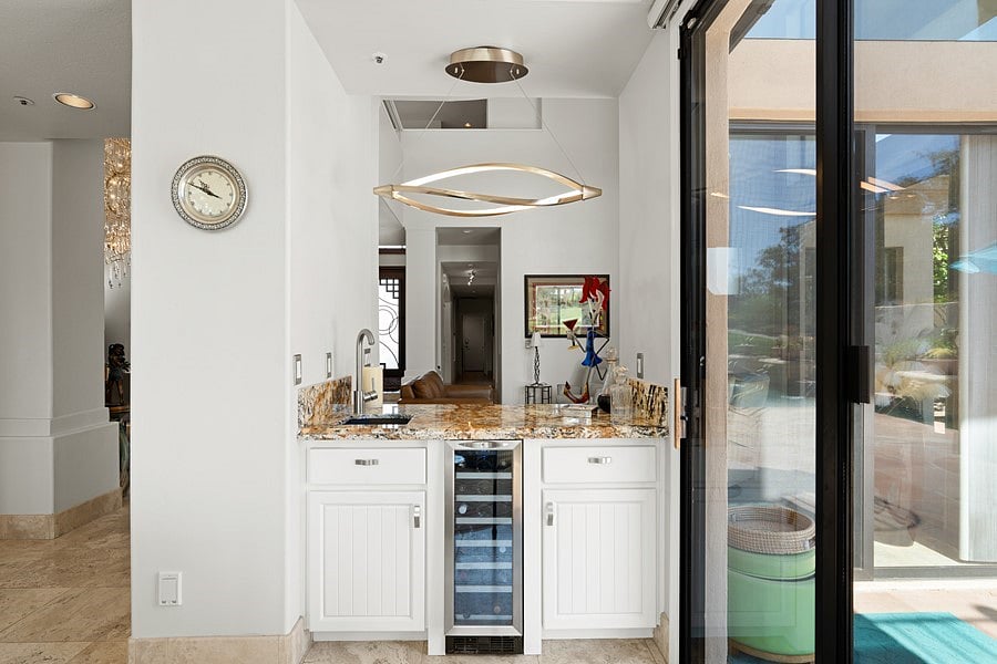 Bar area in family room and kitchen