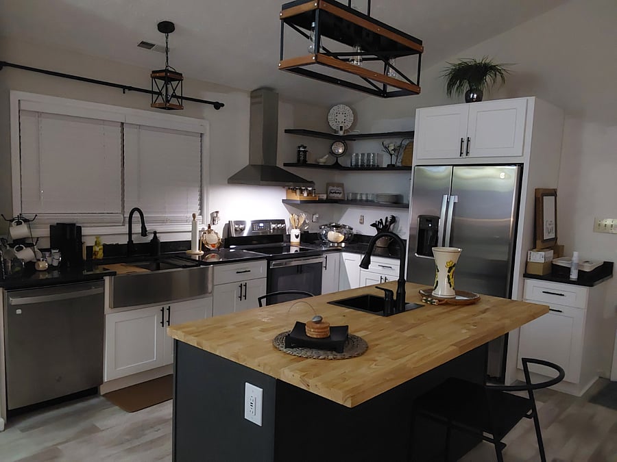 Modern Farmhouse -All New Appliances