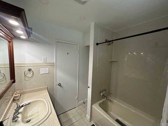 Furnished Finder property 688819_1 photo 21