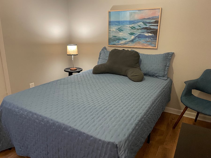 Second bedroom Full Bed with a comfortable Zinnus mattress.