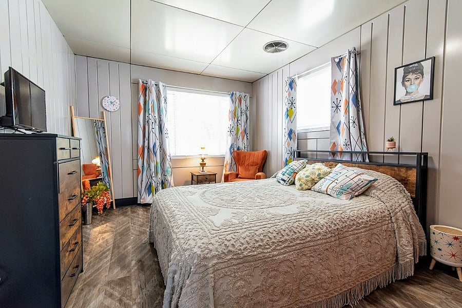 This home has been beautifully preserved and it shows in every single room including the second bedroom