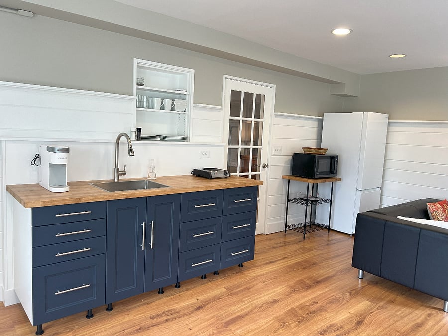 Kitchenette, Microwave/Air Fryer, Full height Fridge