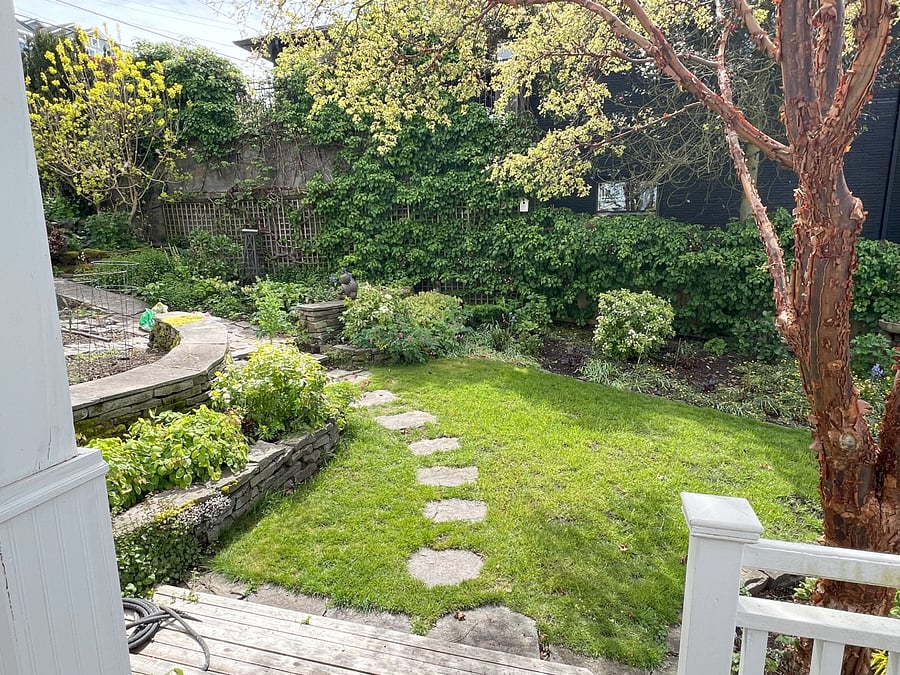 View of entrance pathway leading to deck and apartment private entrance