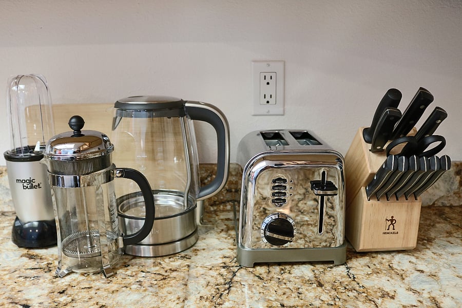 kitchen amenities