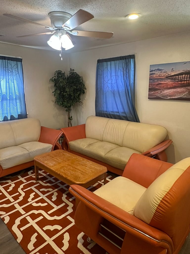 Furnished Finder property 689502_1 photo 3
