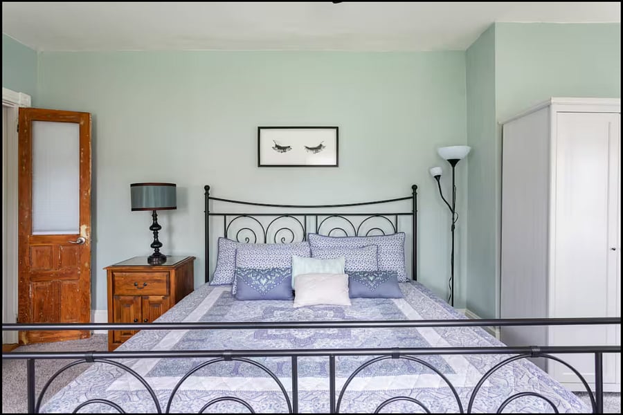 2nd Floor Rear Bedroom - King Size bed; non-shared bathroom available