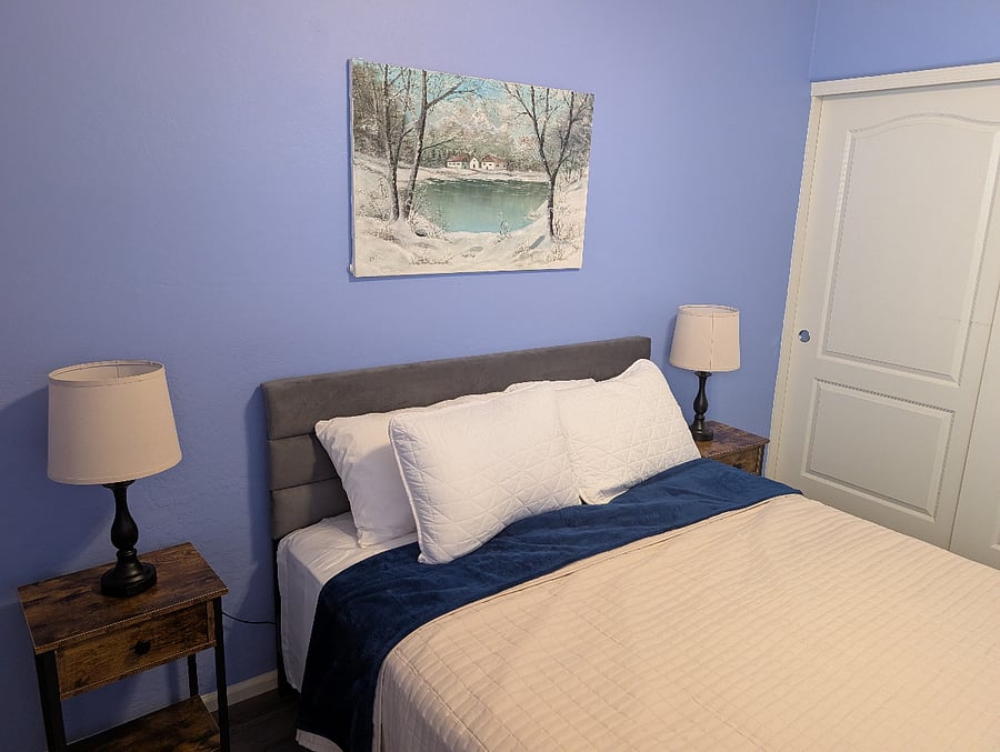 Bedroom 4 Queen bed