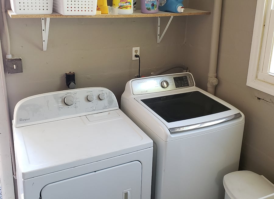 Washer and dryer. Access via the backyard.