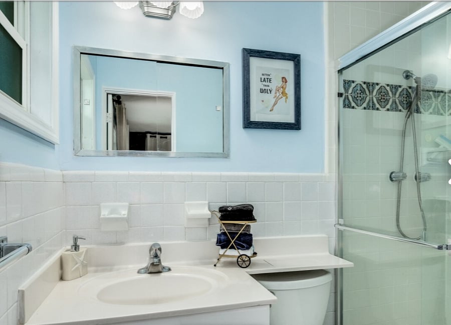 On-suite bathroom