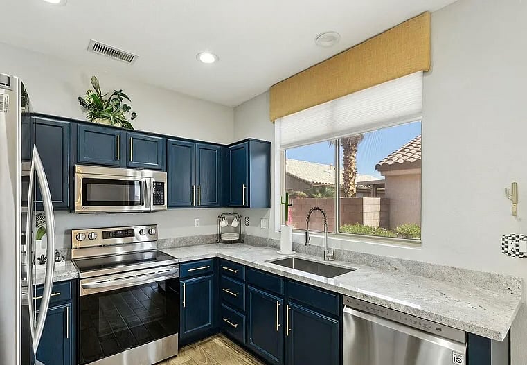 Furnished Finder property 689662_1 photo 4